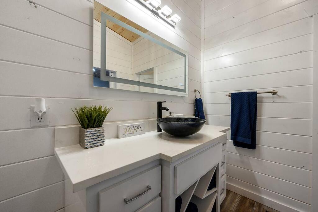ברוקן בו Diamond Cabin W/ Jet Shower & Secluded Back Deck! מראה חיצוני תמונה